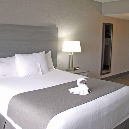 Ramada By Wyndham Edmonton Yellowhead Nw 외부 사진
