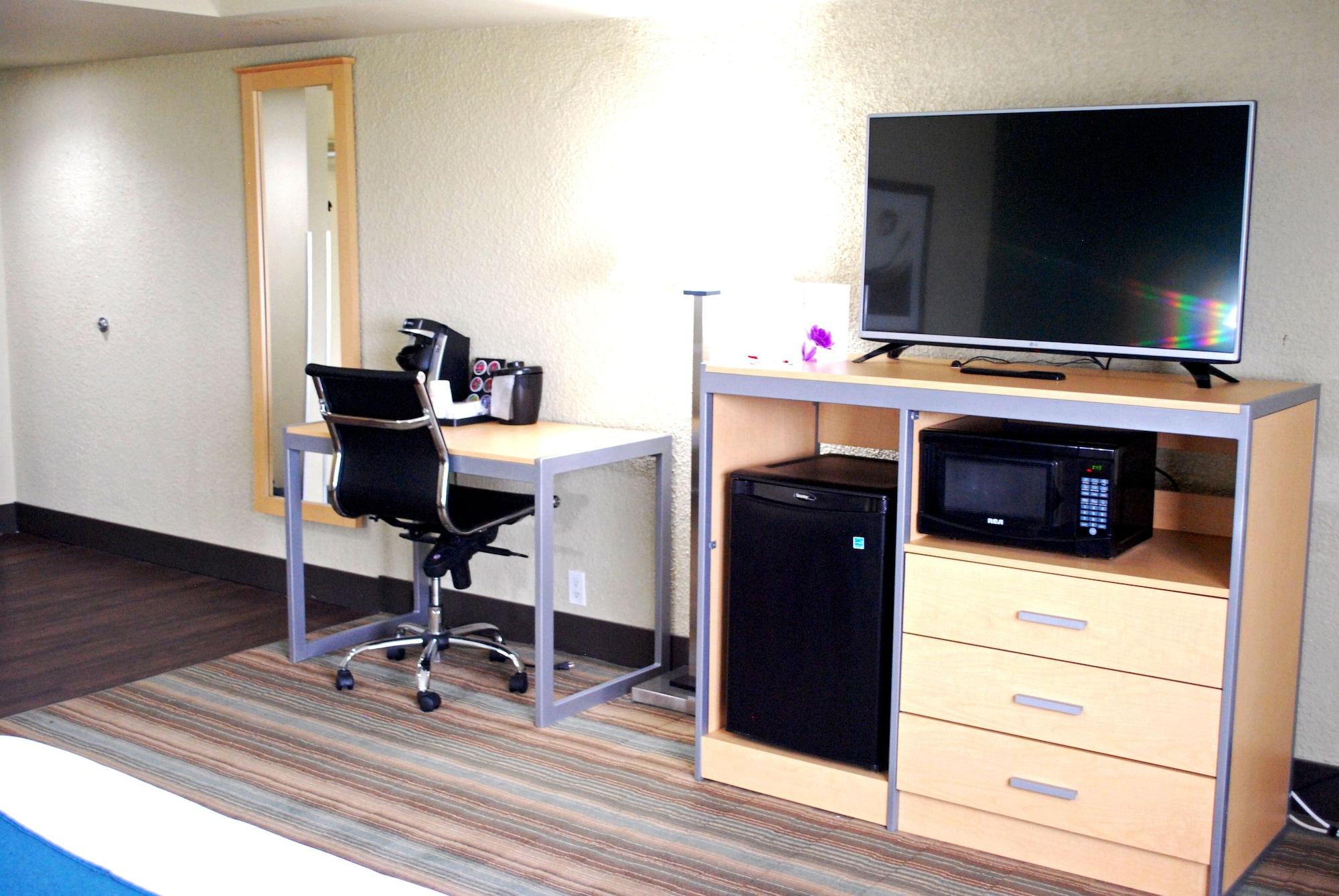 Ramada By Wyndham Edmonton Yellowhead Nw 외부 사진