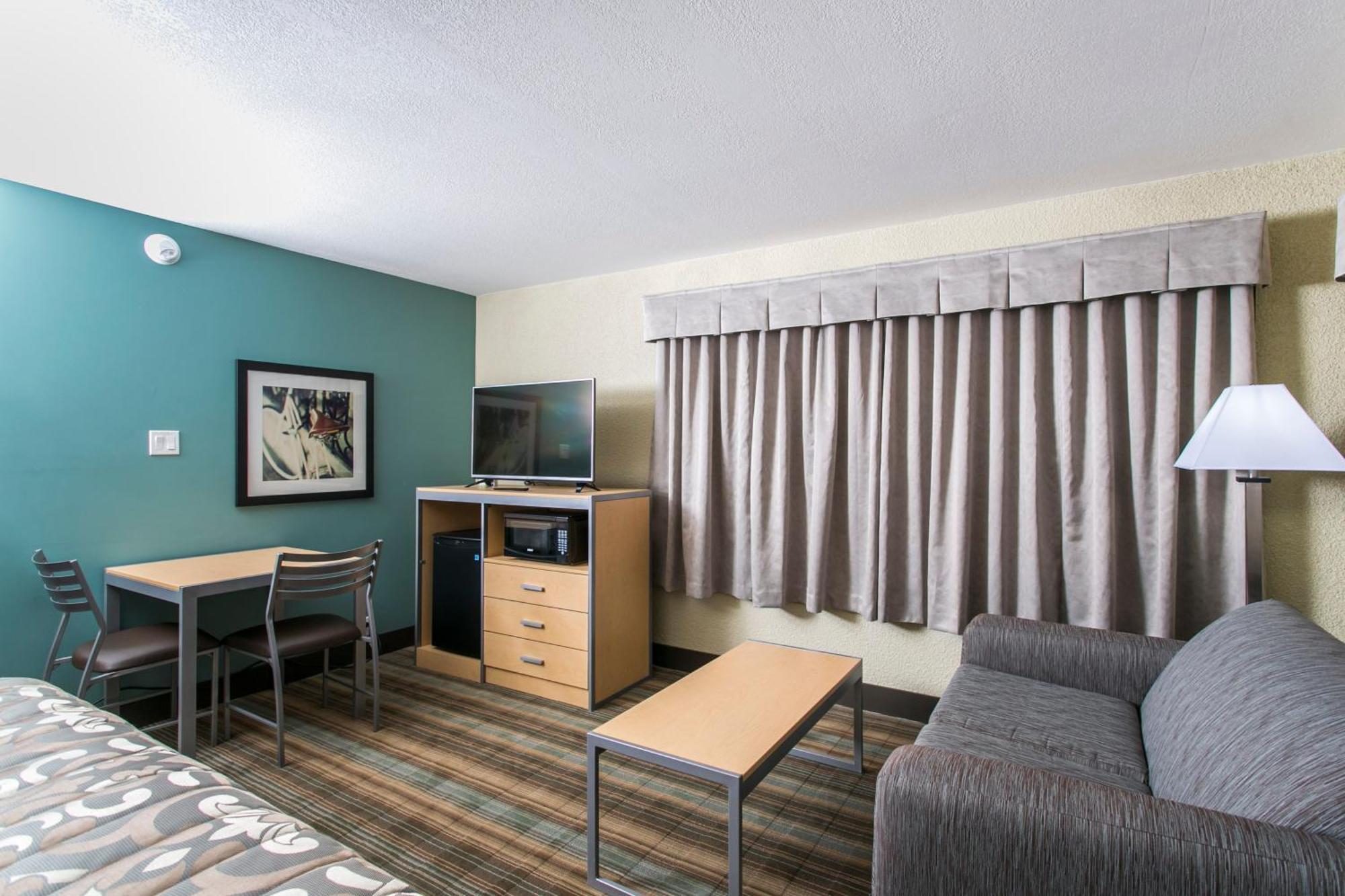 Ramada By Wyndham Edmonton Yellowhead Nw 외부 사진
