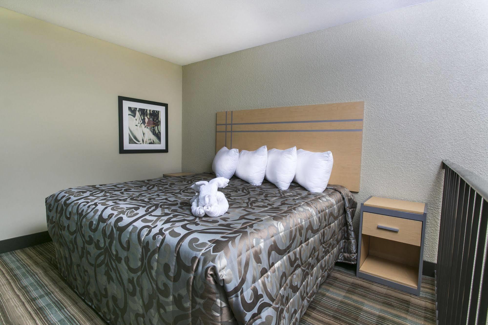 Ramada By Wyndham Edmonton Yellowhead Nw 외부 사진