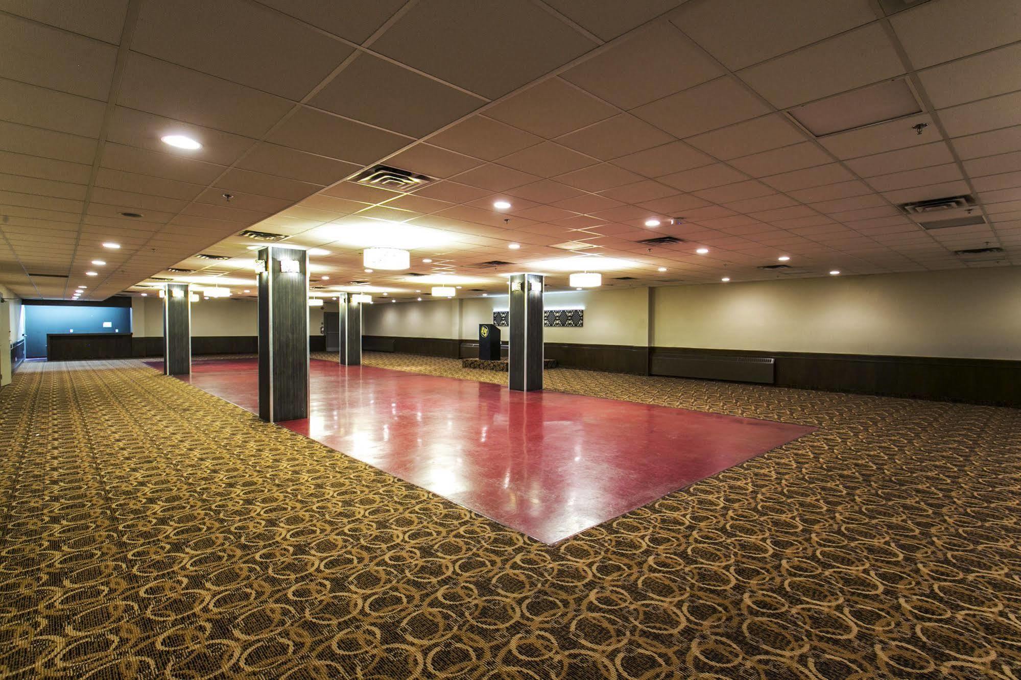 Ramada By Wyndham Edmonton Yellowhead Nw 외부 사진